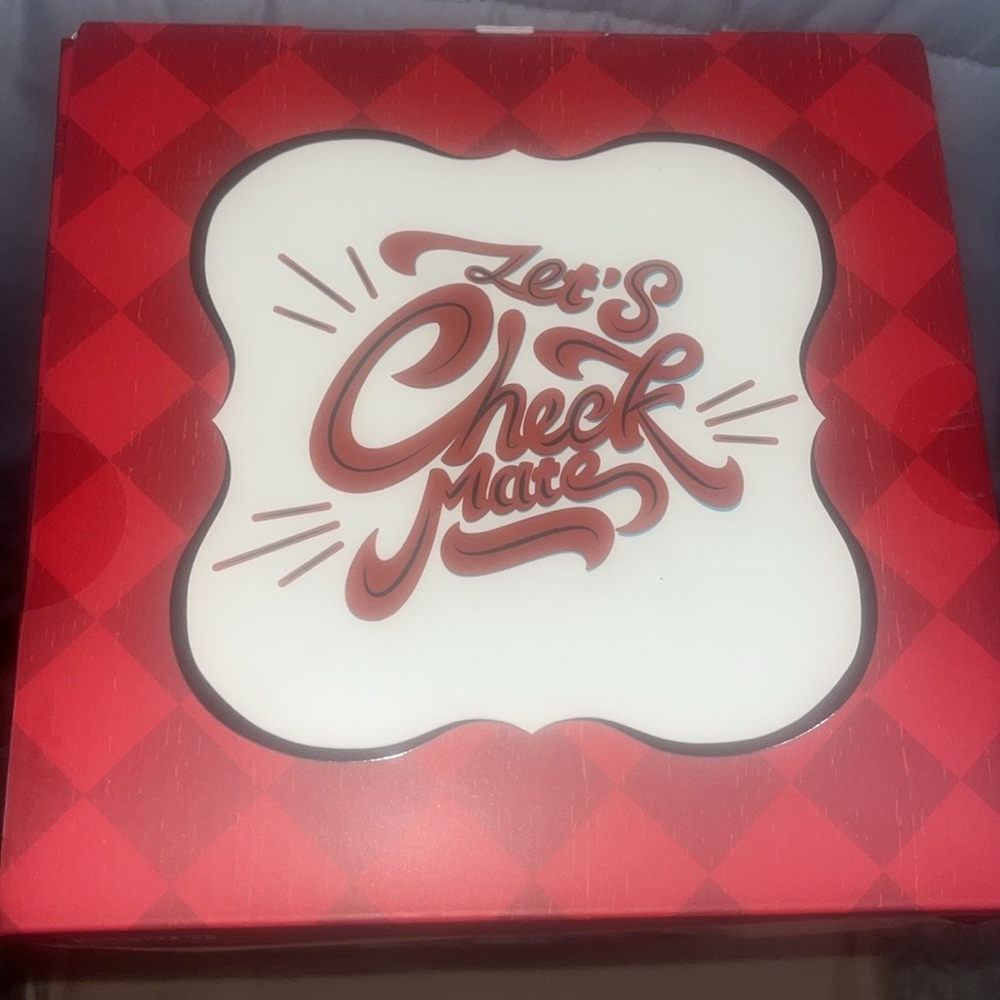 POP MART The Monsters Let’s Checkmate King - Picture 16 of 16